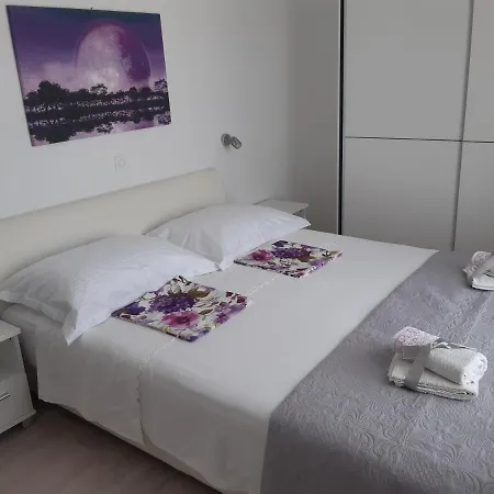 By The Sea Pag - 16100 Appartement *