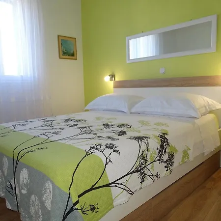 By The Sea Pag - 16100 Apartman *
